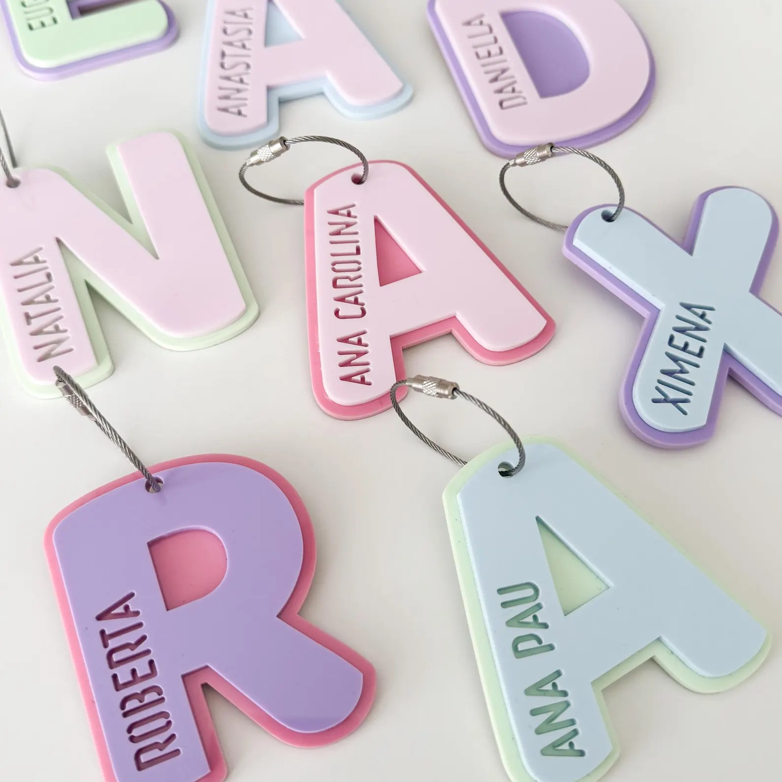 Gepersonaliseerde sleutelhange - Resin Art Alphabet recensie en prijs